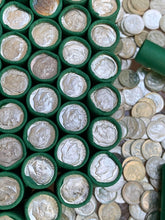 Load image into Gallery viewer, VINTAGE GREEN BANK ROLL WITH A BU SILVER DIME SHOWING
