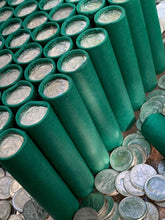 Load image into Gallery viewer, VINTAGE GREEN BANK ROLL WITH A BU SILVER DIME SHOWING
