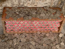 Load image into Gallery viewer, VINTAGE RED &amp; WHITE BANK ROLL WITH A SILVER DIME SHOWING
